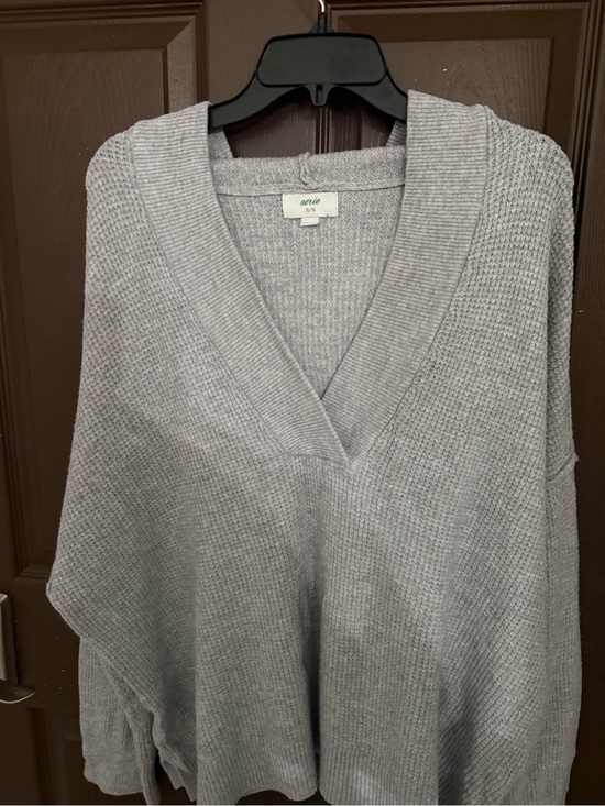 aerie Tops - aerie Heather Gray V-Neck Knit Sweater